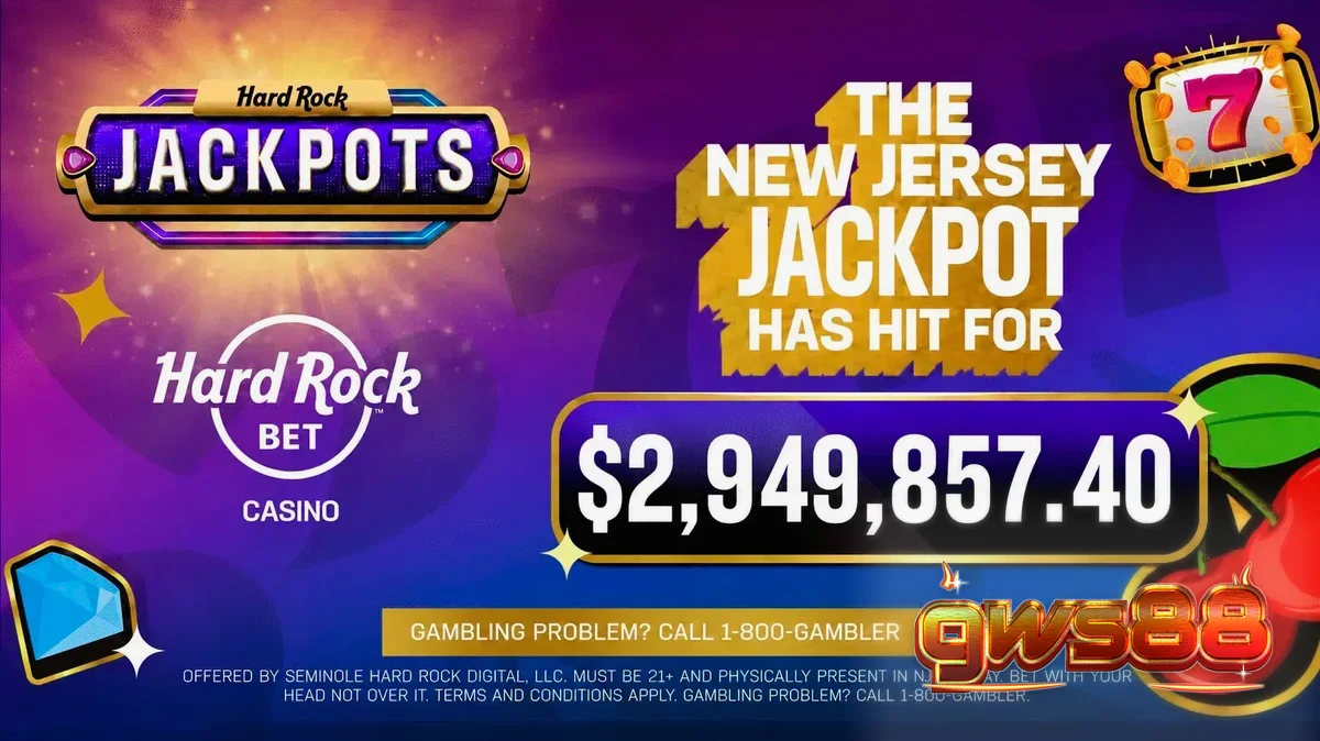 Pemain kasino merayakan kemenangan jackpot besar di layar perangkat seluler